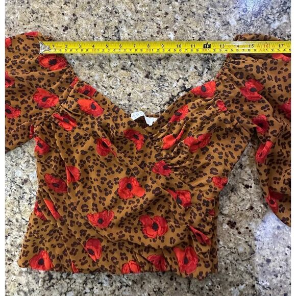 ASTR The Label Animal Print Floral Crop Top Mob Wife Office Siren Size Small - Picture 16 of 16